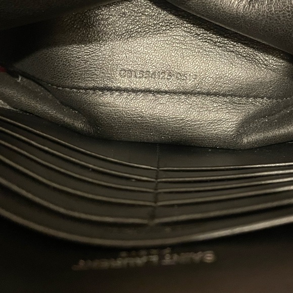 ❤️TRADED❤️YSL Saint Laurent HOT PINK patent LIKE NEW silver logo Vicky crossbody - Picture 14 of 15